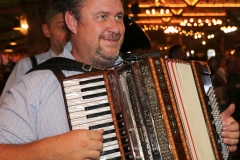 Bast Scho, Tag 7 im Volkssängerzelt Schützenlisl auf der Oidn Wiesn am Oktoberfest in München 2022