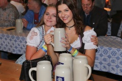 Tag 8 im Volkssängerzelt Schützenlisl auf der Oidn Wiesen am Oktoberfest in München 2022