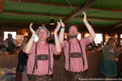 Tag 8 im Volkssängerzelt Schützenlisl auf der Oidn Wiesen am Oktoberfest in München 2022