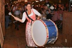 Traudi Siferlinger, Tag 8 im Volkssängerzelt Schützenlisl auf der Oidn Wiesen am Oktoberfest in München 2022