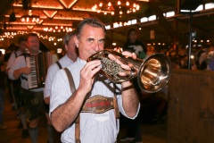 Bast Scho, Tag 8 im Volkssängerzelt Schützenlisl auf der Oidn Wiesen am Oktoberfest in München 2022