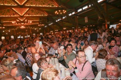 8Tag 8 im Volkssängerzelt Schützenlisl auf der Oidn Wiesen am Oktoberfest in München 2022