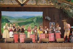 Kapelle kaiserschmarrn,  Tag 9 im Volkssängerzelt Schützenlisl auf der Oidn Wiesen am Oktoberfest in München 2022