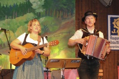 Geschwister Reitberger, Tag 9 im Volkssängerzelt Schützenlisl auf der Oidn Wiesen am Oktoberfest in München 2022