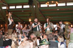 Kapelle Kaiserschmarrn, Tag 9 im Volkssängerzelt Schützenlisl auf der Oidn Wiesen am Oktoberfest in München 2022