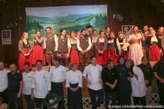 Finale im Volkssängerzelt Schützenlisl auf der Oidn Wiesn am Oktoberfest in München 2022