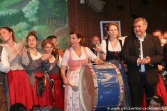 Finale im Volkssängerzelt Schützenlisl auf der Oidn Wiesn am Oktoberfest in München 2022