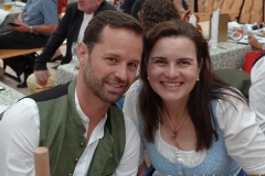 Otto Lindinger und Stephanie Hagn, Vorstellung Wiesnkrug im Armbrustschützenzelt auf der Theresienwiese in München 2022