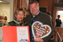 Paulina  Agtsch und Josef Schmid, Ehrung der Wiesn Jubilare beim Fisch Bäda am Oktoberfest in München 2018