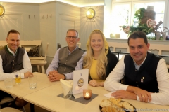 Andreas Brunner,  Christian Dahnke, Viktoria Ostler, Bernd Kräußel (von li. nach re.), Wiesnbierprobe im Bad am Bavariaring  in München .2019