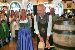 Silja Schrank-Steinberg und Dr. Michael Möller, Wirtshaus Wiesn  im Hofbräukeller in München 2021