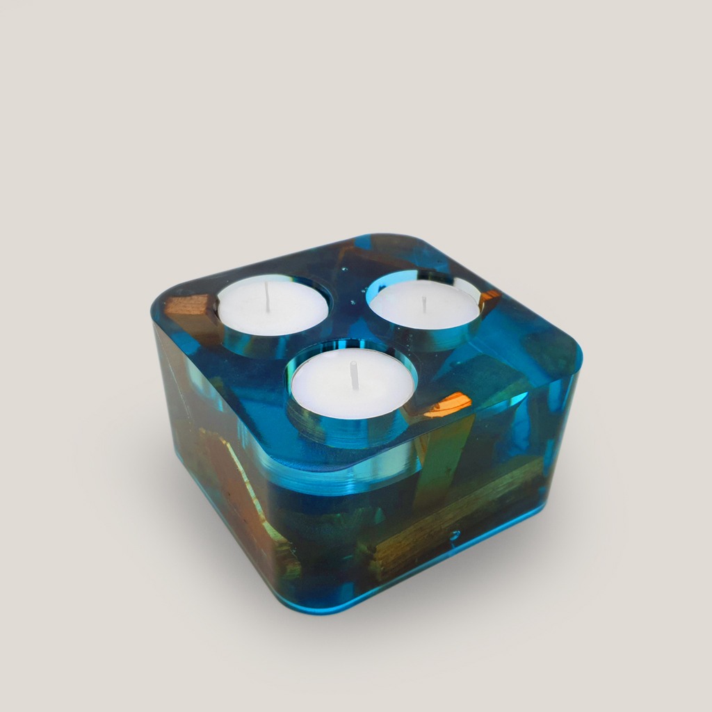 Big-sea-blue-square-epoxy-resin-3-candles-candlestick-candle-holder-Old-Wood-Fabrik