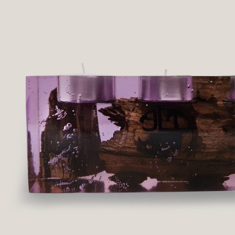 Long-lilac-light-purple-epoxy-resin-square-rectangle--3-candles-candlestick-candle-holder-Old-Wood-Fabrik-detail