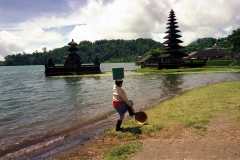 Bratan - Bali - Indonesia - 1993 - Foto: Ole Holbech