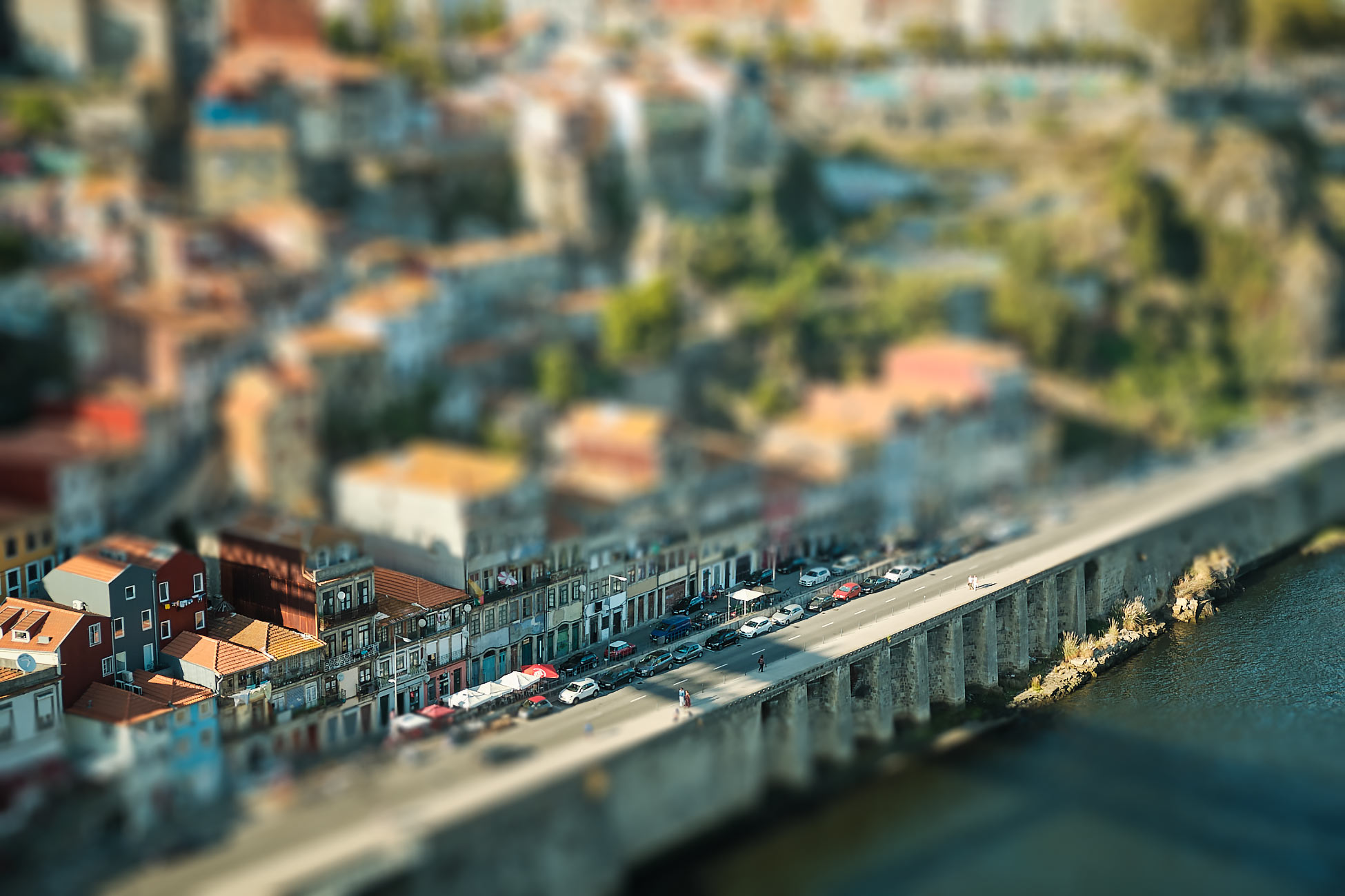 Premium/ Tilt-Shift Photography: A Guide to Big Effects with Tiny Worlds