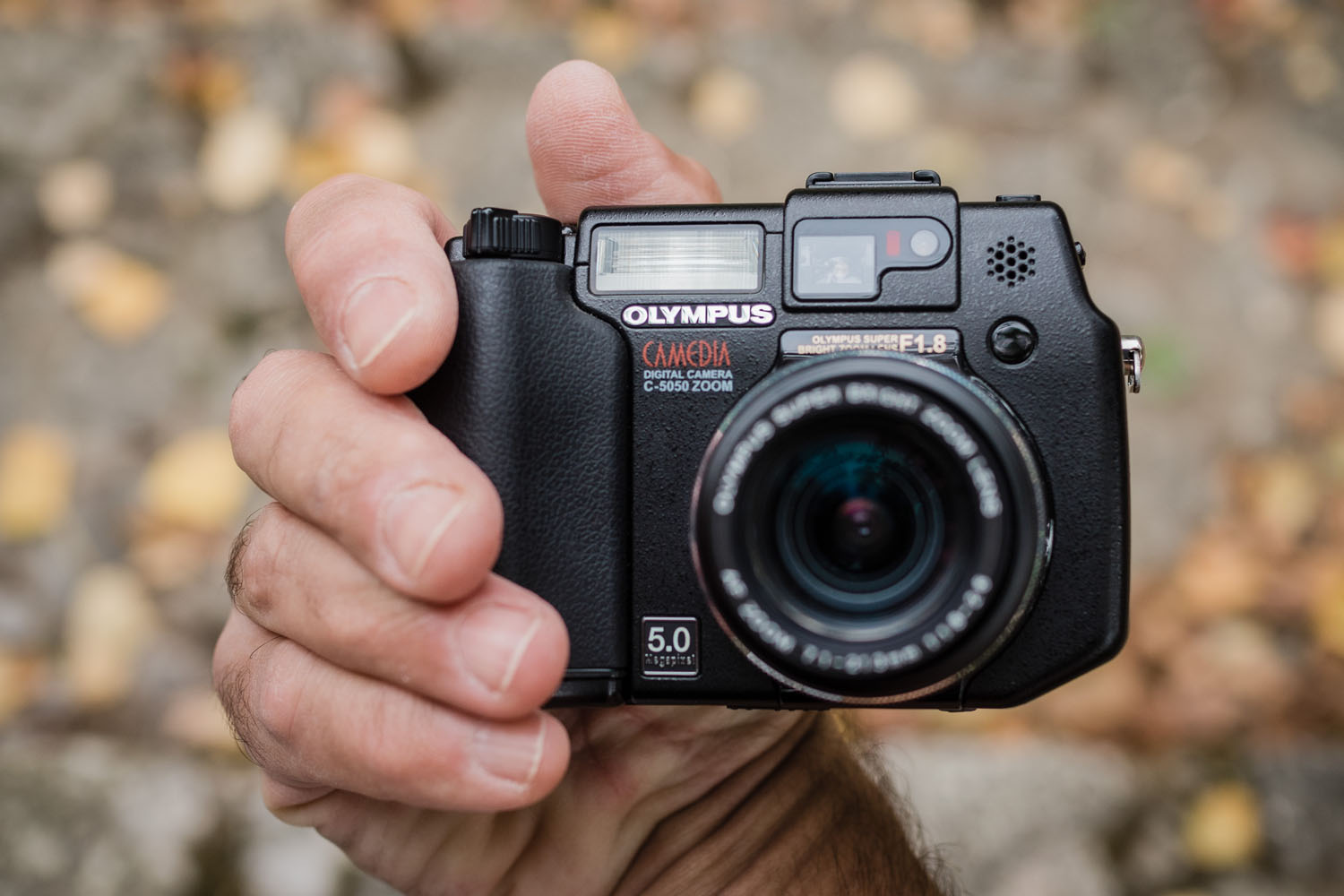 Premium/ Olympus Throwback: C-5050 The Compact Premium from a Past 