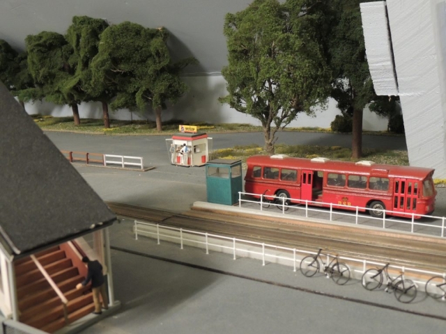 Nyborg med pølsevogn og de røde DSB-busser