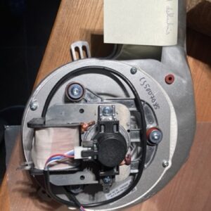 ROOKGASVENTILATOR MET SLAKKENHUIS