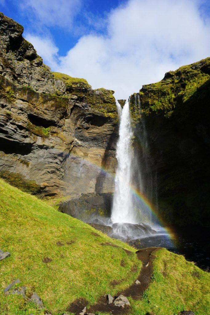 One Second-One Second-Les 10 meilleurs endroits secrets d'Islande à ne pas manquer - Cascade cachée (Kvernufoss) et petite randonnée vers Skógafoss-cascade