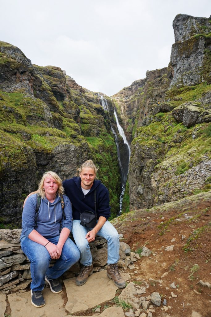One Second-One Second-Les 10 meilleurs endroits secrets d'Islande à ne pas manquer -Chute d'eau Glymur - frères