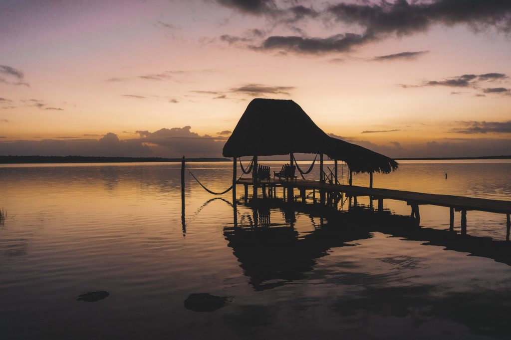 Lever du soleil sur la lagune de Bacalar - Yucatán - Mexique