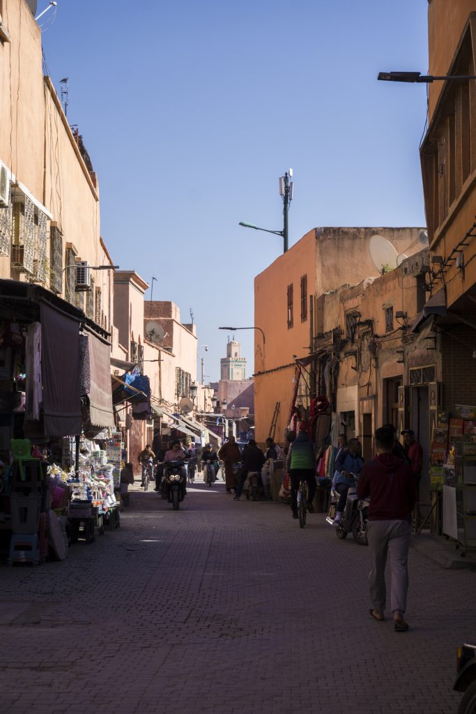 incontournables lors d'un séjour à Marrakech - Ruelle de la Medina