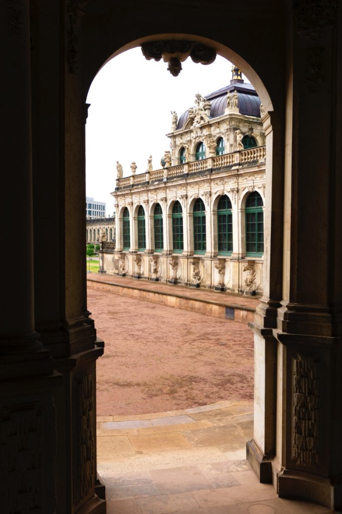 gemäldegalerie-dresde-architecture