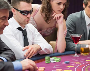 Casino players in a large online casino