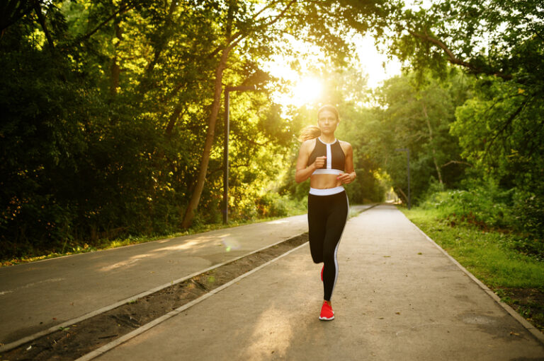 Hardlopen in de ochtend Hoe pak je dat aan en wat zijn de voordelen? Online Mag