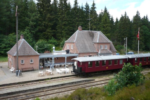 Vrads Station er et hyggeligt stop undervejs.