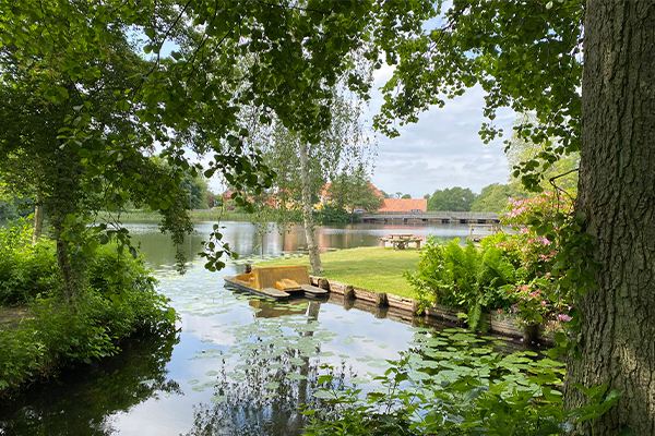 Anna Klindt Sørensens have er en lille oase i midten af Ry.