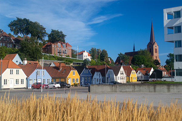 Havnen er et godt miks af nyt og gammelt og stort og småt.