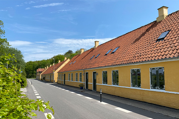 De Nyboder-agtige arbejderboliger er nu lavet om til  moderne lejligheder.