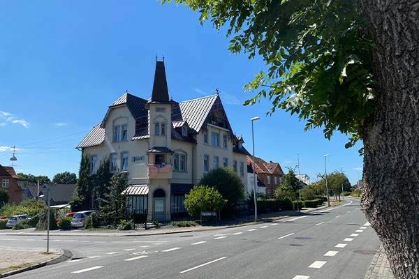 I gaderne omkring Aastrupvej, Mariegade og Ny Allegade ligger der mange smukke huse fra starten af 1900-tallet