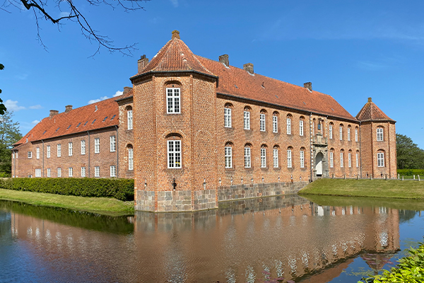 Visborggaard er en smukt bevaret herregård fra 1500-tallet.