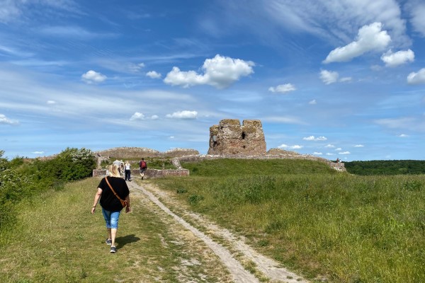 Kalø Slotsruin er et af de mest populære stop i nationalparken.