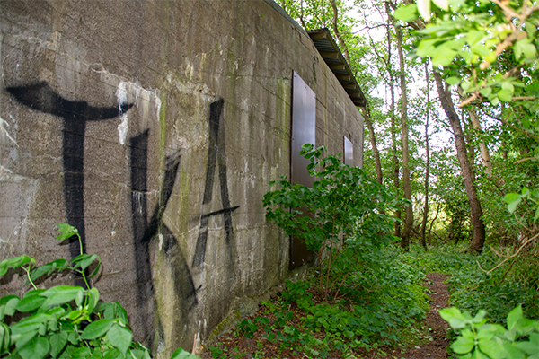 Øst for Hals ligger tre tyske bunkere, kaldet Nordmandsbunkerne.