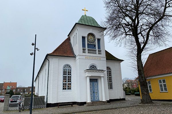 Sankt Michaelis kirke er opført i 1668, og den betjente primært byens tysktalende - især soldater.
