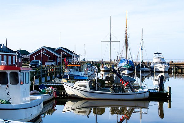 Ringkøbing var engang en vigtig søfartsby. I dag er lystfiskerne rykket ind.