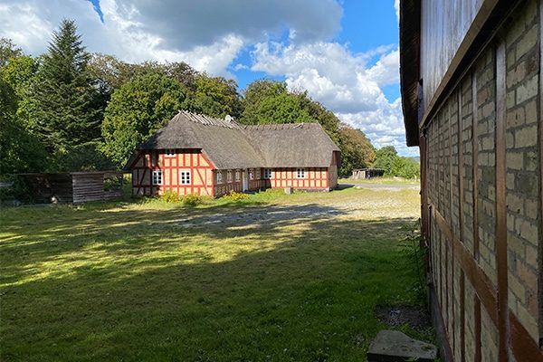 Troldehuset. Her boede Trelde Næs' tidligere ejer, Ane Ryholt.