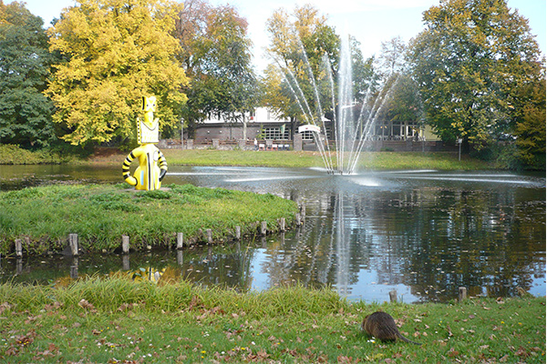 Carl-Blechen Park ligger lige uden for byens gamle centrum