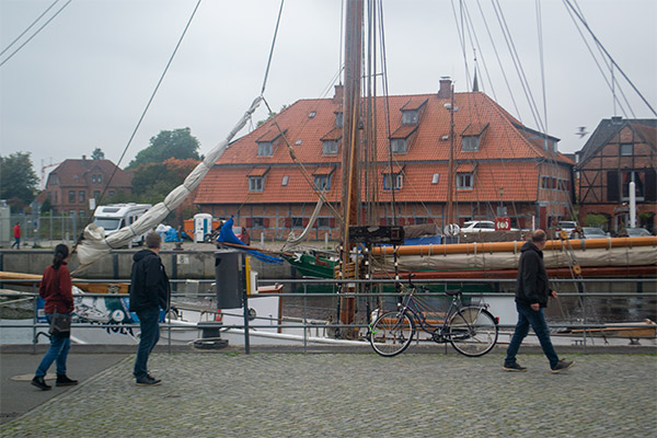 Havnen er byens naturlige omdrejningspunkt