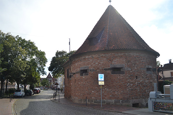 Tårnet Der Marschtorzwinger udgør en rest af Buxtehudes tidligere forsvarsværker.