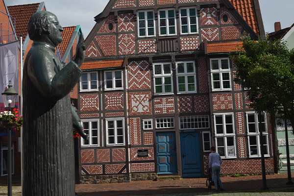 Buxtehude byder på en kompakt bymidte med mange velbevarede historiske huse.