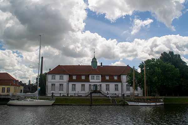 Rantzau-palæet tilhørte oprindeligt Grev Rantzau, men blev senere omdannet til fængsel.