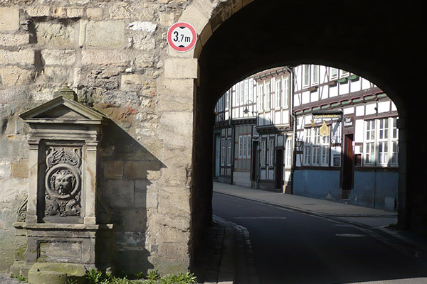 Porten Breite Tor fungerer som indgang til den gamle bydel.