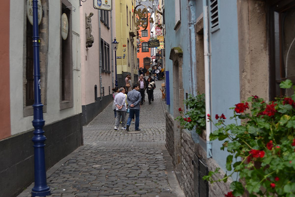 Det er hyggeligt at slentre rundt i de smalle gader omkring Fischmarkt.