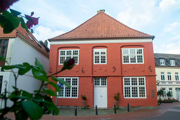 Der er en del velholdte borgerhuse i domkirkekvarteret