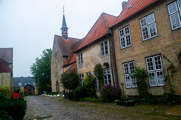 St. Johanniskloster i udkanten af bydelen Holm huser i dag enlige, adelige kvinder