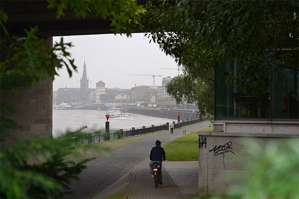 Medienhafen og den gamle bydel er forbundet af den nye promenade.